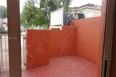 Townhouse in Homestead, Florida 3 bedrooms, 132.94 sq.m. № 1235218 - photo 7