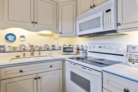 Condo in Vero Beach, Florida, 1 bedroom  № 1121921 - photo 11