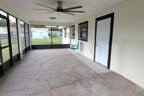 House in Bradenton, Florida 3 bedrooms, 141.21 sq.m. № 1349775 - photo 13