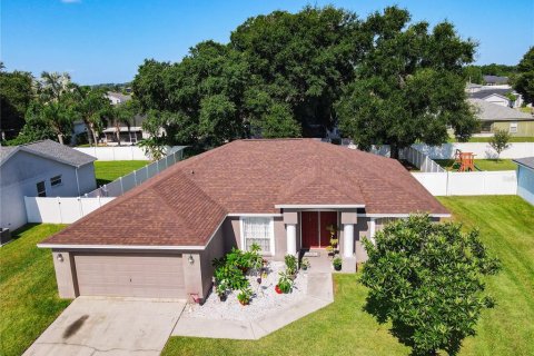 House in Lakeland, Florida 4 bedrooms, 172.71 sq.m. № 1349728 - photo 1