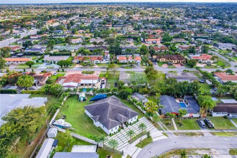 Villa ou maison à vendre à Miami, Floride: 4 chambres, 264.03 m2 № 1376777 - photo 27