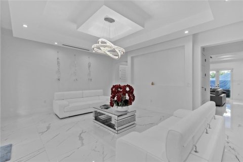 Villa ou maison à vendre à Miami, Floride: 4 chambres, 264.03 m2 № 1376777 - photo 12