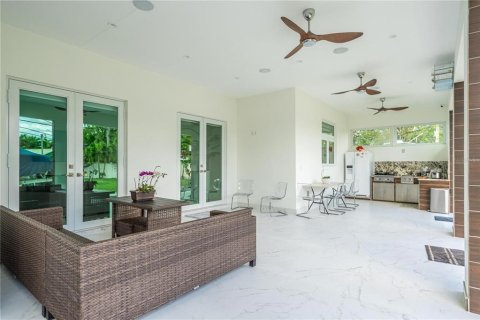 Villa ou maison à vendre à Miami, Floride: 4 chambres, 264.03 m2 № 1376777 - photo 6