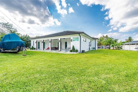 Villa ou maison à vendre à Miami, Floride: 4 chambres, 264.03 m2 № 1376777 - photo 9