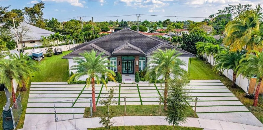 Villa ou maison à Miami, Floride 4 chambres, 264.03 m2 № 1376777