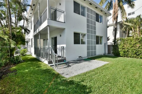 Immobilier commercial à vendre à Miami Beach, Floride: 403.01 m2 № 547697 - photo 2