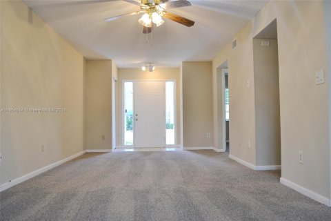 Townhouse in Cooper City, Florida 3 bedrooms, 135.54 sq.m. № 1358457 - photo 5