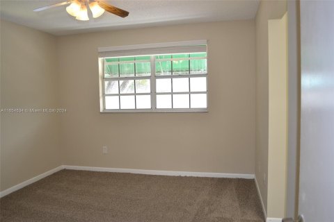 Townhouse in Cooper City, Florida 3 bedrooms, 135.54 sq.m. № 1358457 - photo 30