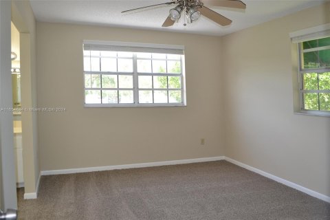 Townhouse in Cooper City, Florida 3 bedrooms, 135.54 sq.m. № 1358457 - photo 21