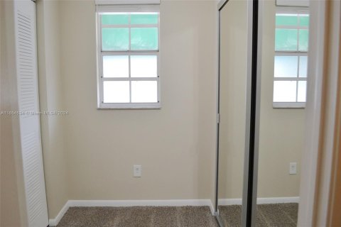 Townhouse in Cooper City, Florida 3 bedrooms, 135.54 sq.m. № 1358457 - photo 28