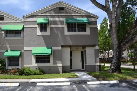 Touwnhouse à vendre à Cooper City, Floride: 3 chambres, 135.54 m2 № 1358457 - photo 1