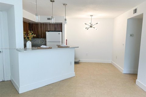 Copropriété à louer à Sunrise, Floride: 2 chambres, 89.65 m2 № 1358458 - photo 5