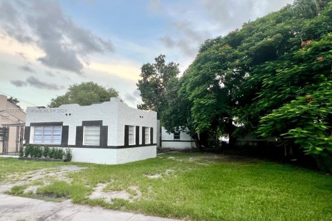 House in Miami, Florida 3 bedrooms, 157.93 sq.m. № 1358454 - photo 2