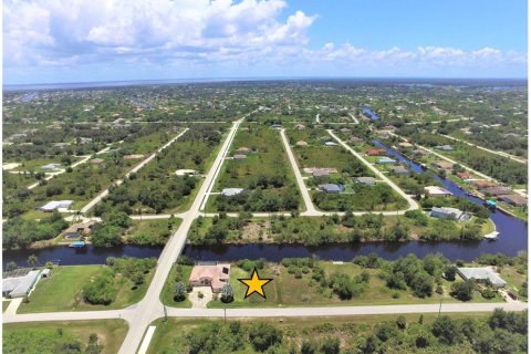 Terreno en venta en Port Charlotte, Florida № 947001 - foto 2