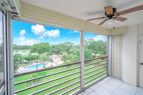 Copropriété à vendre à Pembroke Pines, Floride: 3 chambres, 121.7 m2 № 1304921 - photo 25