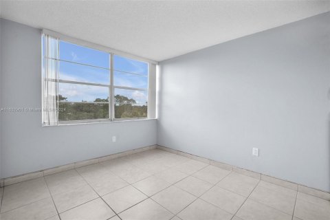 Copropriété à vendre à Pembroke Pines, Floride: 3 chambres, 121.7 m2 № 1304921 - photo 8