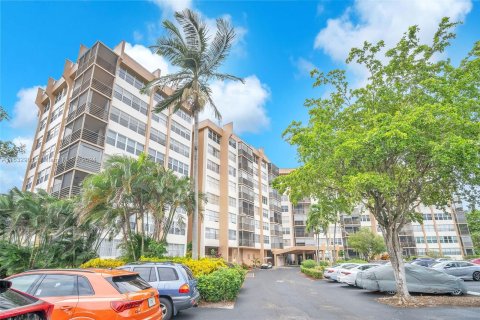 Condominio en venta en Pembroke Pines, Florida, 3 dormitorios, 121.7 m2 № 1304921 - foto 3