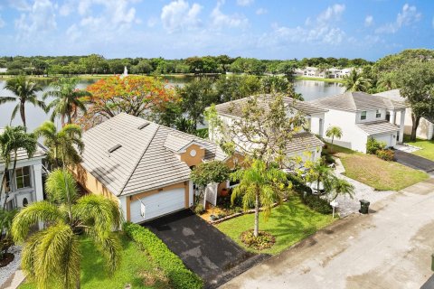 Villa ou maison à vendre à Coconut Creek, Floride: 3 chambres, 149.48 m2 № 1230253 - photo 24