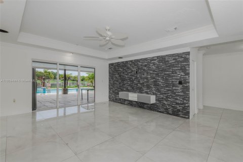 Casa en venta en Homestead, Florida, 4 dormitorios, 241.82 m2 № 1232029 - foto 7