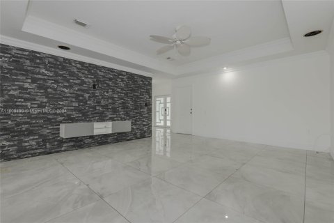 Casa en venta en Homestead, Florida, 4 dormitorios, 241.82 m2 № 1232029 - foto 20