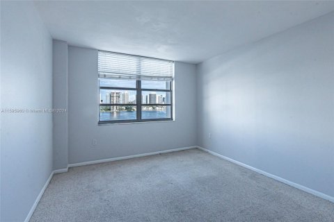 Condo in Aventura, Florida, 2 bedrooms  № 1209405 - photo 19