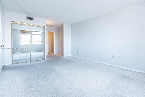 Condo in Aventura, Florida, 2 bedrooms  № 1209405 - photo 15