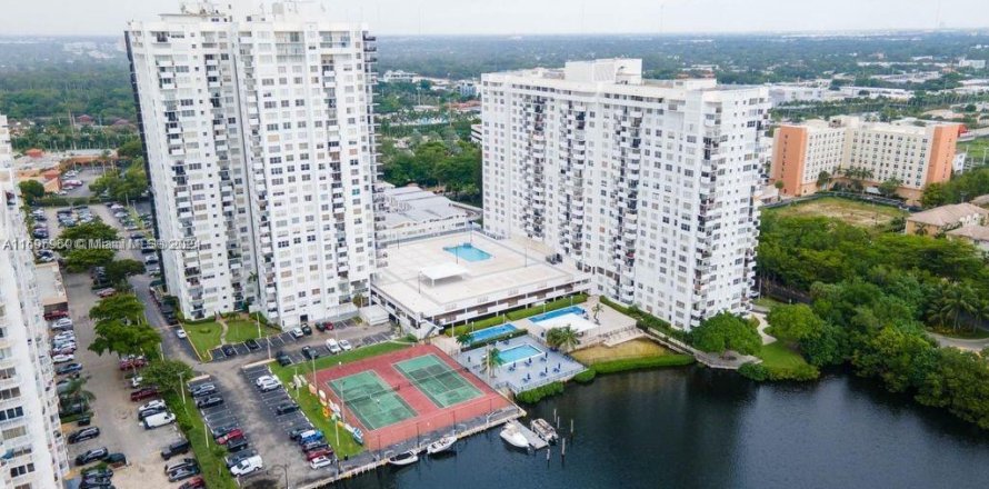 Condo in Aventura, Florida, 2 bedrooms  № 1209405