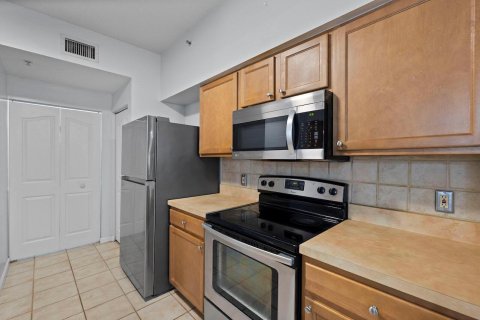 Condo in West Palm Beach, Florida, 2 bedrooms  № 1145807 - photo 21