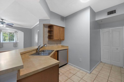 Condo in West Palm Beach, Florida, 2 bedrooms  № 1145807 - photo 22