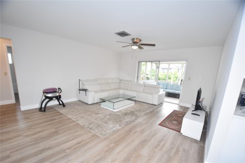 Villa ou maison à vendre à Pembroke Pines, Floride: 2 chambres, 130.43 m2 № 1145806 - photo 28