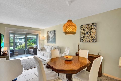 Condo in Lauderdale Lakes, Florida, 1 bedroom  № 950099 - photo 9