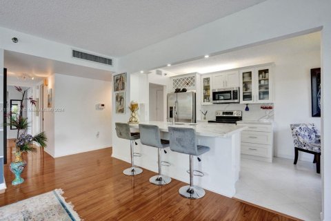 Condominio en venta en Hollywood, Florida, 2 dormitorios, 124.86 m2 № 1294618 - foto 1