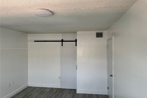 Copropriété à vendre à North Miami Beach, Floride: 1 chambre, 75.44 m2 № 1294650 - photo 17