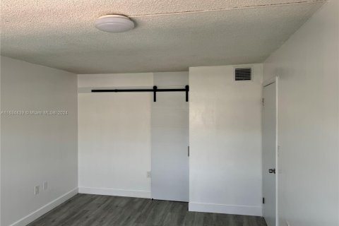 Copropriété à vendre à North Miami Beach, Floride: 1 chambre, 75.44 m2 № 1294650 - photo 16