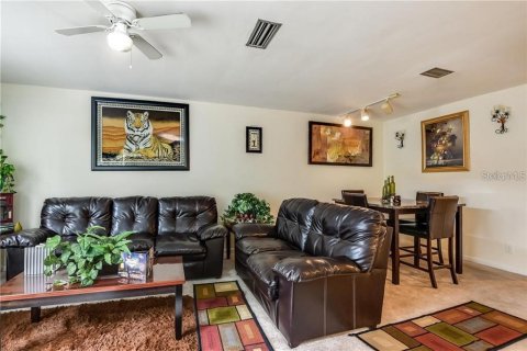 Condominio en venta en Orlando, Florida, 2 dormitorios, 90.67 m2 № 961860 - foto 3