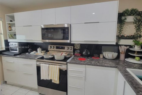 Condo in Davie, Florida, 2 bedrooms  № 1355264 - photo 5