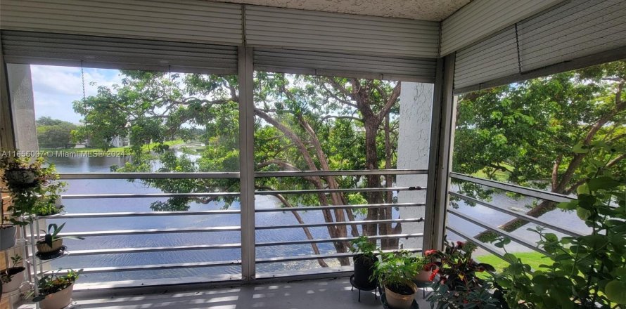 Condo in Davie, Florida, 2 bedrooms  № 1355264