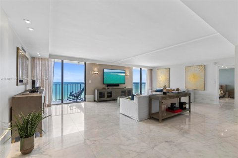 Condo in Miami Beach, Florida, 3 bedrooms  № 1417127 - photo 9