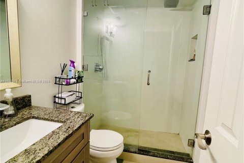 Touwnhouse à vendre à Miami, Floride: 2 chambres, 92.9 m2 № 1270557 - photo 18