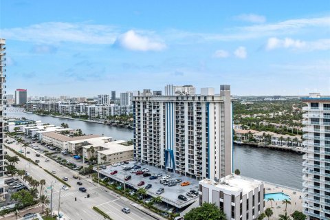 Condo in Hollywood, Florida, 2 bedrooms  № 1270466 - photo 21