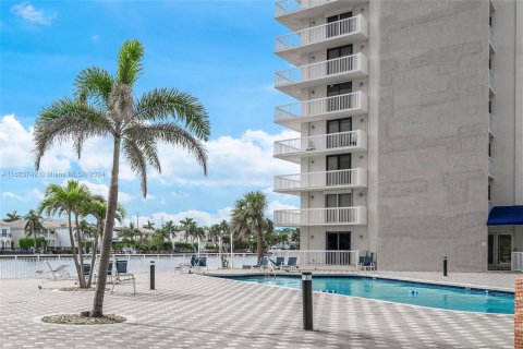 Condominio en venta en Hollywood, Florida, 2 dormitorios, 113.15 m2 № 1270466 - foto 15