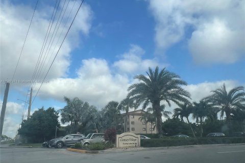 Condominio en venta en Pembroke Pines, Florida, 2 dormitorios, 102.19 m2 № 1175856 - foto 3