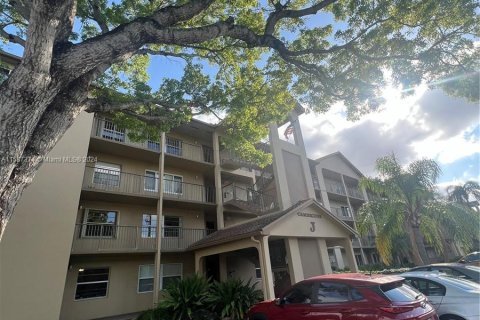 Condo in Pembroke Pines, Florida, 2 bedrooms  № 1175856 - photo 9