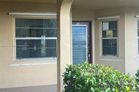 Copropriété à vendre à Pembroke Pines, Floride: 2 chambres, 102.19 m2 № 1175856 - photo 12