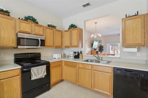 Touwnhouse à vendre à Kissimmee, Floride: 3 chambres, 133.31 m2 № 1249595 - photo 3