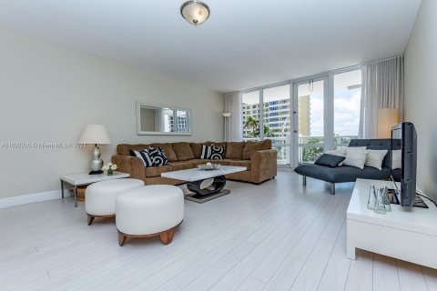 Copropriété à vendre à Miami Beach, Floride: 2 chambres, 119.84 m2 № 1220860 - photo 2