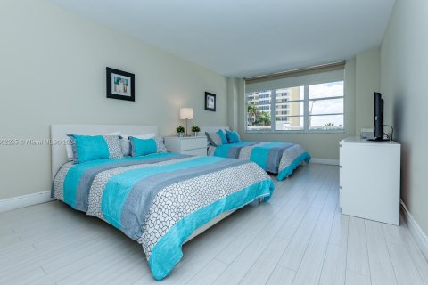 Copropriété à vendre à Miami Beach, Floride: 2 chambres, 119.84 m2 № 1220860 - photo 19