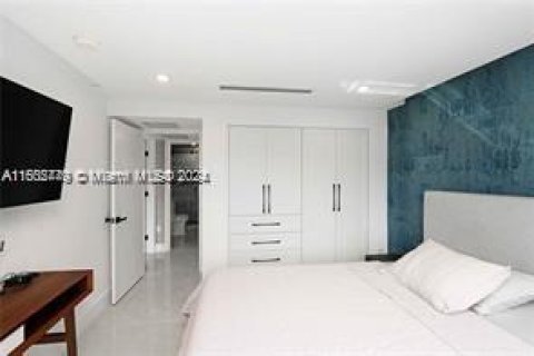Casa en venta en Hollywood, Florida, 4 dormitorios, 220.46 m2 № 1220916 - foto 26