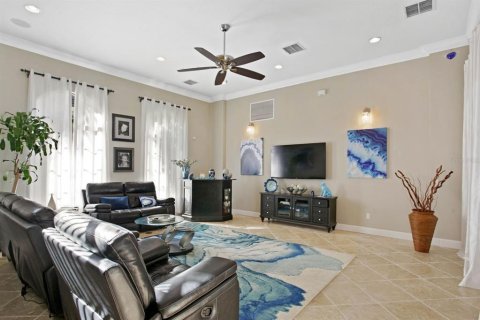 Casa en venta en Orlando, Florida, 4 dormitorios, 339.65 m2 № 1131193 - foto 6