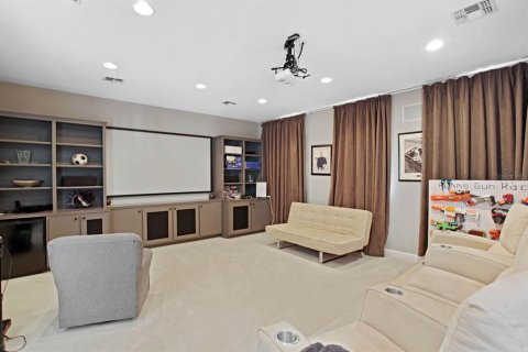 Casa en venta en Orlando, Florida, 4 dormitorios, 339.65 m2 № 1131193 - foto 19
